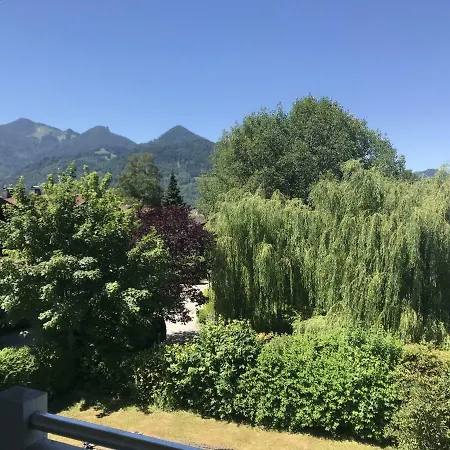 Haus Vincent アパート *